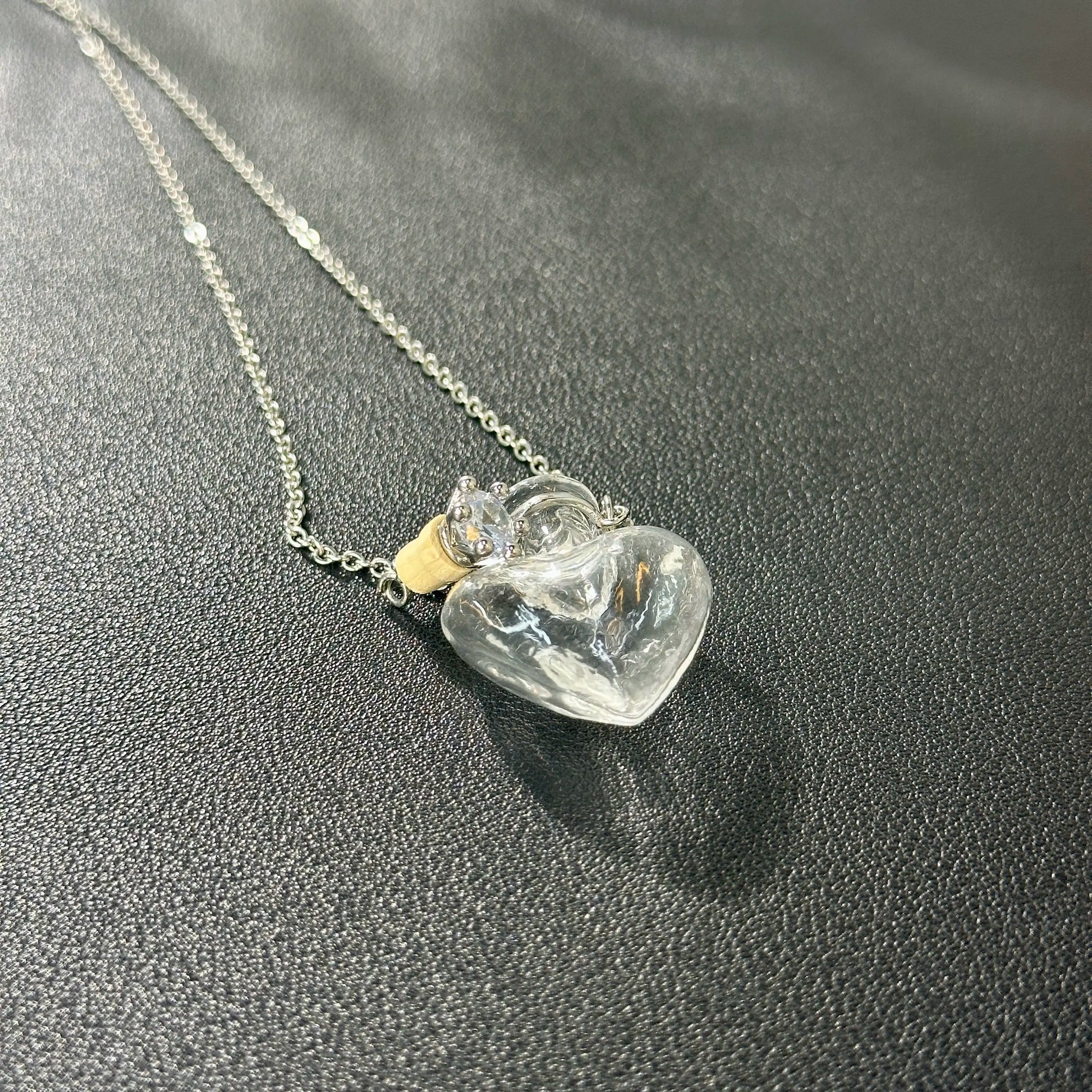 [Christmas Gift] Refillable Heart Perfume Necklace-Romantic Christmas Gift for Girlfriend | Viral Scent