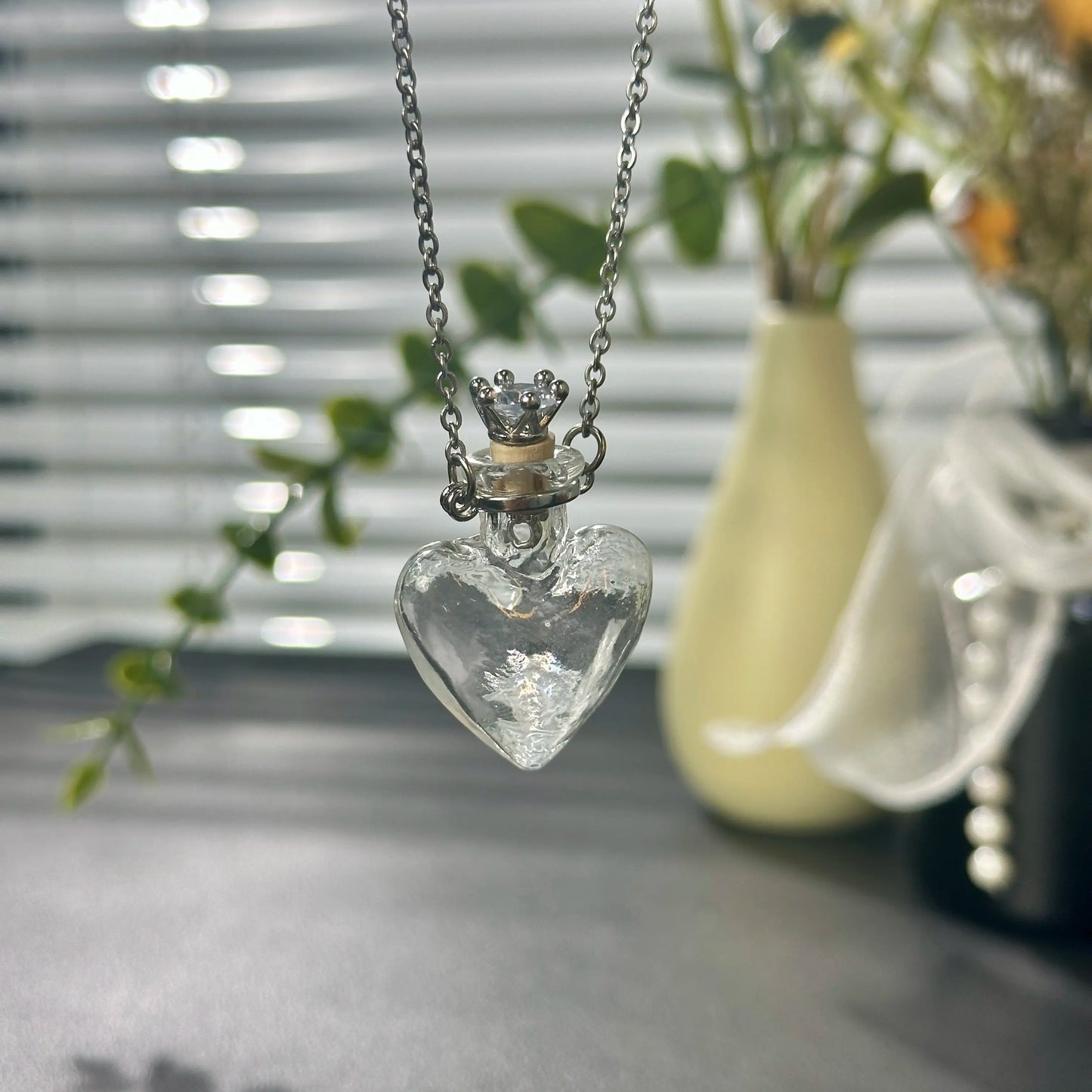 [Christmas Gift] Refillable Heart Perfume Necklace-Romantic Christmas Gift for Girlfriend | Viral Scent